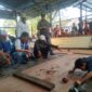 Jamal Darmawan Sie, SE, MM bersama pengurus dan panitia saat menyaksikan lomba gasing kategori Anak-Anak, Jum'at (1/9/23). FOTO : LT 