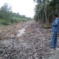Kondisi Tanggul Sungai di Desa Sungai Gebar Barat Kuala Betara yang mengalami Longsor. FOTO : LT
