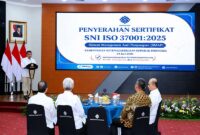Menteri Ketenagakerjaan Yassierli saat menyampaikan sambutan dalam acara Penyerahan Sertifikat SNI ISO 37001:2025 Sistem Manajemen Anti Penyuapan (SMAP) di lingkungan Kemnaker, Jakarta, Rabu (24/6/2026). (Foto: Biro Humas Kemnaker)