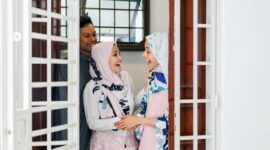 SUMBER FOTO : https://review.bukalapak.com/fashion/model-baju-lebaran-2021-111319