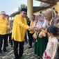 Ketua DPD Partai Golkar Muaro Jambi Ivan Wirata Saat Serahkan Satu Ekor Sapi Kurban ke DPD Partai Golkar Provinsi Jambi. FOTO : IST