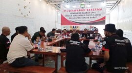 Musyawarah bersama Pengurus daerah IWO Kabupaten Tanjung Jabung Barat Tahun 2022, Sabtu (12/11/22). FOTO : Bas/LT