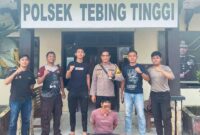 Pelaku ER saat diamanakan di Mapolsek Tebing Tinggi Polres Tanjung Jabung Barat. FOTO : Dok Polsek Tebing Tinggi