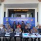 Kapolres Tanjung Jabung Barat AKBP Agung Basuki, S. I. K., M. M didampingi PJU gelar Tersangka dan Barang Bukti Pembakaran Lahan, Kamis (15/8/24). FOTO : LT 
