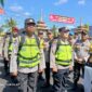 Kapolres Tanjab Barat AKBP Agung Basuki dampingi Kapolda Jambi Cek Personel Polres Pengamanan Pilkada Serntak 2024 di Tanjab Barat. FOTO : LT