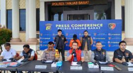 Polres Tanjab Barat Gelar Pelaku dan Barang Bukti Pembakaran Lahan. 