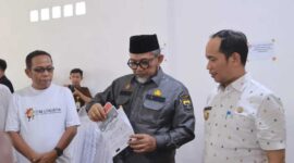 Pjs Bupati Tanjab Barat dr H Mhd Fery Kusnadi, Sp. OG bersama M Rum, SH dampingi Pjs Gubernur DR H Sudirman, SH, MH pantau kesiapan pilkada di Tanjab Barat