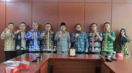 Bupati Tanjab Barat Drs H Anwar Sadat, M. Ag bersama Kepala OPD terkait saat konsultasi ke Bappenas RI (Dok Prokopim)