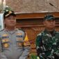 Kapolres Tanjab Barat AKBP Agung Basuki, S. I. K., M. M bersama Dandim 0419/Tanjab Letkol Arm Dwi Sutaryo, S. E.  M. Han (Dok LT)