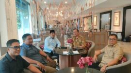 Bupati Tanjab Barat Drs H Anwar Sadat, M. Ag bersama Kadis Kominfo, Kadis Pendidikan dan Kabag Prokopim saat kunjungi PT 