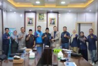 Bupati Anwar Sadat bersama Asisten II,  Kepala Bapenda, Kabag SDA, Manager PLN UP 3 Jambi dan jajaran PLN UP Kuala Tungkal (Prokopim)