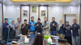 Bupati Anwar Sadat bersama Asisten II,  Kepala Bapenda, Kabag SDA, Manager PLN UP 3 Jambi dan jajaran PLN UP Kuala Tungkal (Prokopim)