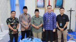 Bupati Nawar Sadat didampingi Sekda dan Kepala BKAD bersama Pompinan Cabang BRI Kuala Tungkal Ridho dan staf