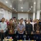 Kepala DTPH Tanjab Barat Reza Fahlevi, Kabid Perdagangan dan Pasar Kooerindag H Marhalim pemateri dan peserta seminar 