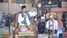 Bupati Tanjab Barat Drs H Anwar Sada, M. Ag ceramah di Masjid Al Muttaqin peringatan Isra' Mi'raj 1446 Hijriah 