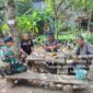 Serma Ari Purwanto bersama Warga (Pentjb)