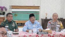 Bupati Anwar Sadat saat mengikuti virtual meeting terkait program Makan Bergizi Gratis bersama Gubernur Al Haris (Prokopim)