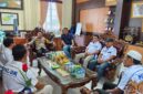 Ketua Harian PKL-UM Yudi MS bersama pengurus saat audiensi dengan Kapolres Tanjab Barat AKBP Agung Basuki, S. I. K., M. M (Humas)