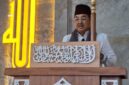 Bupati Tanjab Barat Drs H Anwar Sadat, M. Ag perdana Khotib di Masjid Al Anwar (Ist)