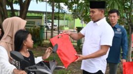 Kakanwil Imigrasi Provinsi Jambi Bagikan Takjil kepada Masyarakat (dok Imigrasi)