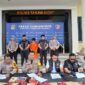 Didampingi PJU Kapolres Tanjab Barat Polda Jambi AKBP Agung Basuki, S. I. K., M. M berikan keterangan kepada pers (LT)