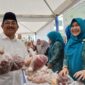 Bupati H Anwar Sadat dan Ketua TP-PKK Tanjab Barat gelorakan Gerakan Oangan Murah (LT)