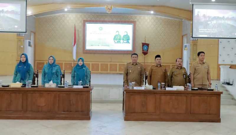 Wakil Bupati Tanjab Barat Katamso bersama OPD terkait selaku Narasumber dan Ketua TP PKK serta Pengurus (Pro)