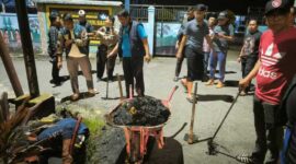 Bupati Anwar Sadat pimpin aksi bersih-bersih drainase (Pro)