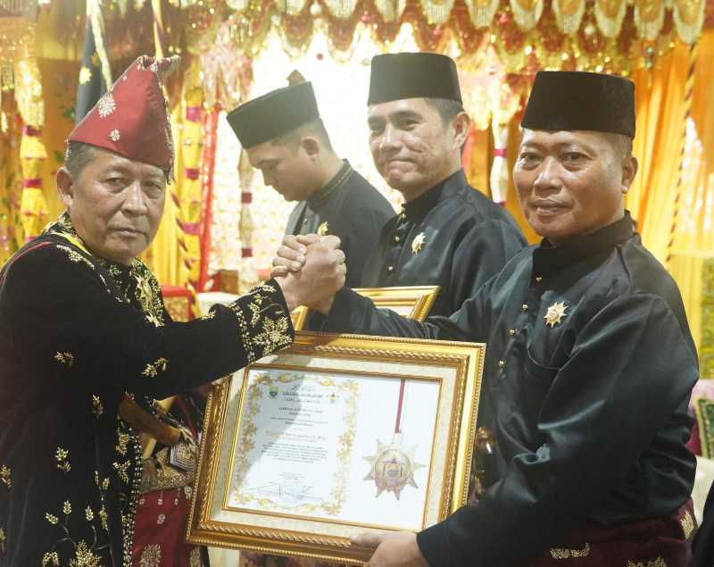 Dukung Pelestarian Adat, Danrem 042/Gapu Dikukuhkan Sebagai Pembina Lembaga Adat Melayu Provinsi Jambi  (Penrem)