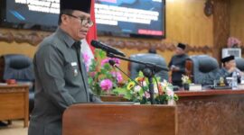 Wabup Katamso sampaikan sambutan pendapat akhir Bupati terkait LKPJ Tahun Anggaran 2024 (Pro)
