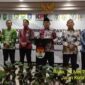 Bupati Anwar Sadat didampingi Ketua DPRD Hamdani, Wakil Ketua H Muh Sjafril Simamora, Sekda Hermansyah dan OPD terkait (Pro)