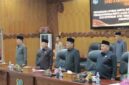 Ketua DPRD Tanjab Barat Hamdani bersama Wakil Ketua Hasan Basyri Harahap, H Muh Sjafril Simamora dan Wabup Katamso saat Paripurna.