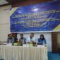 Ketua Bapemperda DPRD Tanjab Barat Jamal Darmawan Sie, S. E., M. M didampingi Narasumber dan Moderator saat berdiskusi (LT)