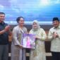 Bupati Tanjab Barat Anwar Sadat dan Ketua TP-PKK Jamu Pangkobagwilhan I Letjen TNI Kunto Aeief Wibisono dan Istri (Pro)