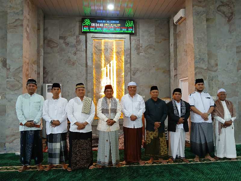 Bupati Anwar Sadat Foto bersama unsur forkopimda usai Salat Idul Adha (LT)