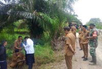 Dinas Sosial Tanjab Barat Bersama Satgas Pembangunan Strategis Kemen PUPR Jambi dan Aparat terkait survey lahan (Ist)