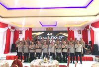 Kasat Polairud dan Kasat Lantas Yang lama dan Baru Foto Bersama Kapolres AKBP Agung Basuki, Waka Polres Kompol Johan Christy Silaen, PJU serta Kapolsek Jajaran (Humas)