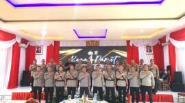 Kasat Polairud dan Kasat Lantas Yang lama dan Baru Foto Bersama Kapolres AKBP Agung Basuki, Waka Polres Kompol Johan Christy Silaen, PJU serta Kapolsek Jajaran (Humas)