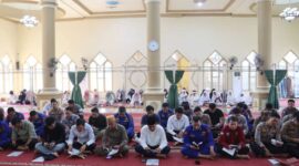 Kegiatan Zikir dan Do'a bersama Menyambut HUT Bhayangkara ke-79 di Masjid Nur Annisa Mapolres Tanjab Barat (Humas)