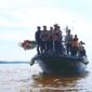 Kapolres Tanjab Barat AKBP Agung Basuki dan Waka Polres Johan Christy Silaen Bersama PJU saat Pelarungan Bunga di Sungai Pengabuan (Ist)