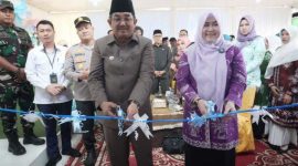 Bersama Bunda PAUD Hj Fadhilah Sadat Bupati  H Anwar Sadat Resmikan Gedung Baru TK Negeri Tanjab Barat (pro)
