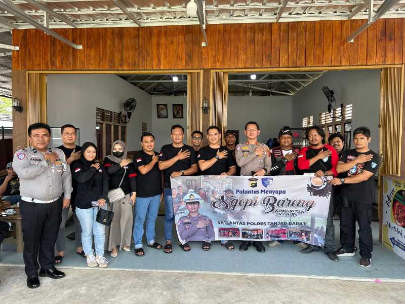 Kasatlantas dan Personel Bersama HMCT Tanjab Barat (Humas)