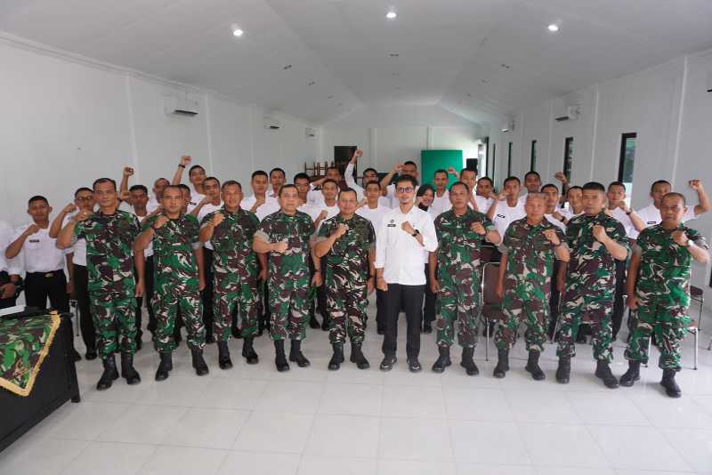Letkol Arm Dwi Sutaryo dan para Perwira Kodim 0419/Tanjab Bersama Para SPPI Angkatan Ke 3 (pentjb)