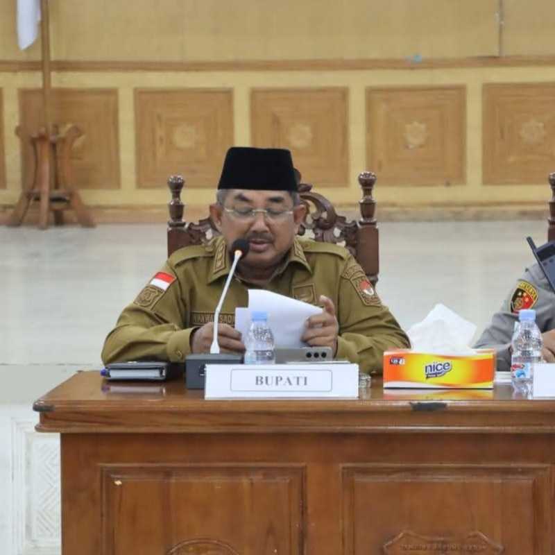 Bupati Tanjab Barat Drs H Anwar Sadat, M. Ag (pro)