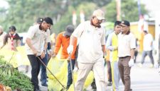 Bupati Tanjab Barat Anwar Sadat Gotong Royong Bersama Forkopimda dan OPD Terkait (pro)