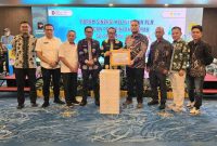 Kepala Dinas Perakim H Syafrun bersama Manajer PLN ULP Kuala Tungkal Muhammad Mandala Putra dan Pejabat Terkait (Perakim)