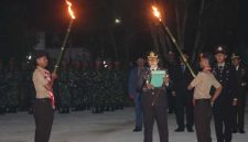 Kapolres Tanjab Barat Pimpin Apel Kehormatan Malam Renungan Suci Peringati HUT ke-80 RI (hms)
