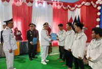 Didampingi Kalapas Kelas IIB Kuala Tungkal Iwan Darmawan, Bupati Anwar Sadat bersama Wabup Katamso dan Forkopimda Serahkan SK Remis kepada Warga Binaan Pemasyarakatan (ist)