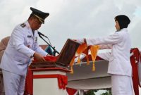 Wabup Katamso Pimpin Upacara Penurunan Bendera HUT ke-80 RI (pro)
