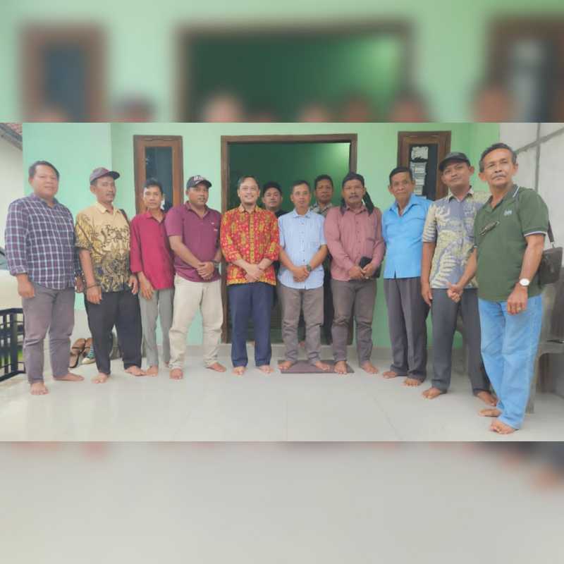 Warga Bersama Anggota DPRD Muaro Jambi (ist)